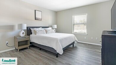 3450 Manor Dr, Unit 60-304 in Homewood, AL - Foto de edificio - Building Photo