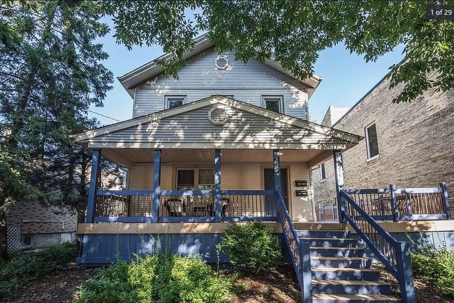 property at 1734 N Franklin Pl