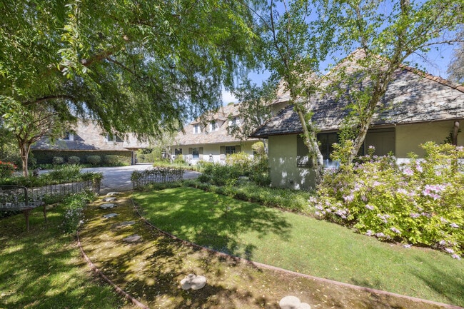 12421 MacDonald Dr in Ojai, CA - Building Photo - Building Photo