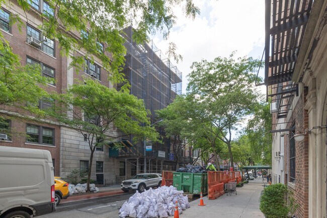 9 E 97th St in New York, NY - Building Photo - Building Photo