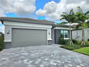 11532 Jacaranda Dr in Naples, FL - Building Photo - Building Photo