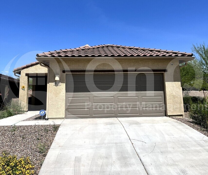 7075 Vuelta Aguarachay in Tucson, AZ - Building Photo