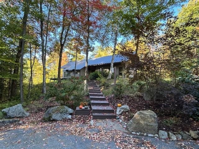 36 Pine Grove Rd in Sunapee, NH - Building Photo