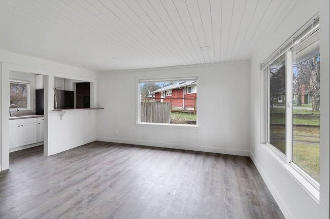 54 SE Glencoe St in Oak Harbor, WA - Building Photo - Building Photo