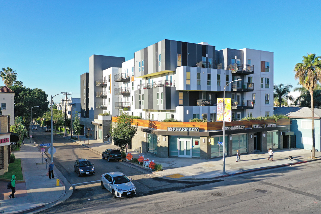 5400 Hollywood Family Apartments in Los Angeles, CA - Building Photo