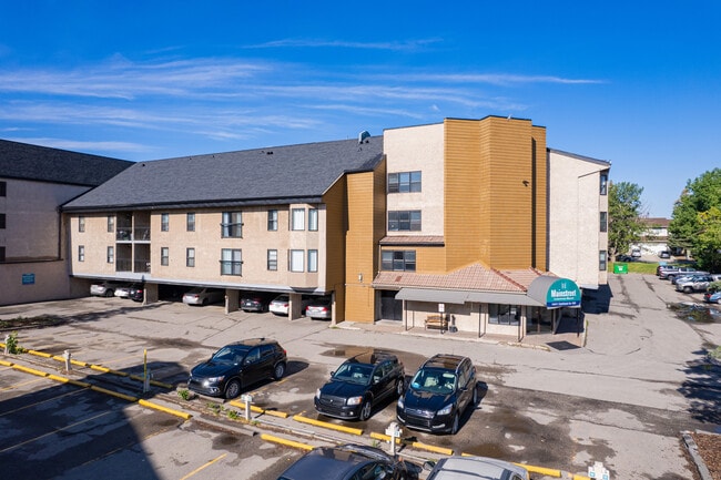 Cedarbrae Manor in Calgary, AB - Building Photo - Building Photo