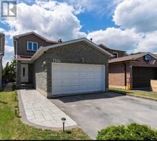 1566 Marshcourt Dr in Pickering, ON - Building Photo