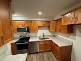 11015 Kittridge St, Unit 121 in North Hollywood, CA - Building Photo