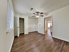 2738 Springstone Dr in Spring, TX - Building Photo