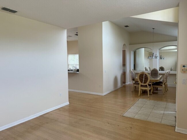 21 Priory Ln in Palm Coast, FL - Building Photo - Building Photo