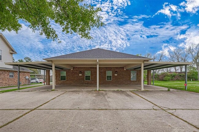 190 Davis St in Humble, TX - Building Photo - Building Photo