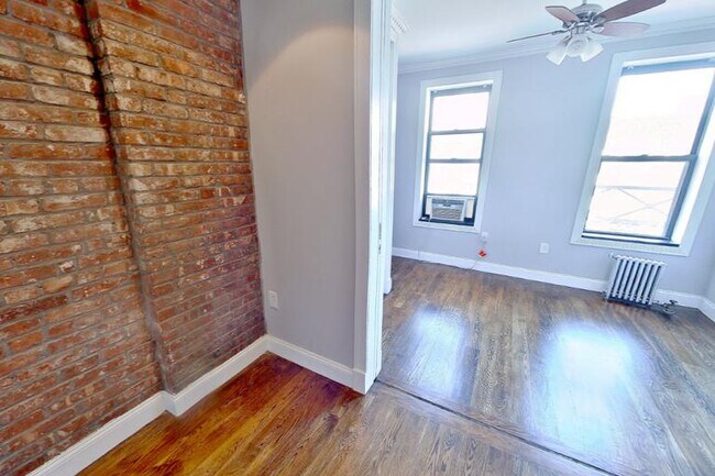 722 Tenth Avenue (49th & 50th St), #4D in New York, NY - Building Photo - Building Photo