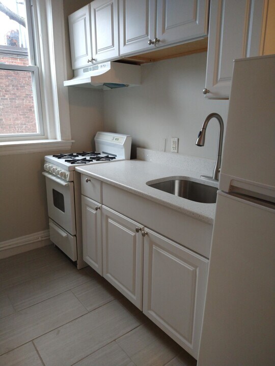 1363 Boylston St, Unit 43 in Boston, MA - Building Photo