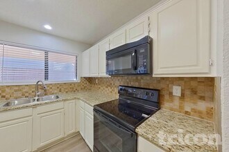 161 Hunter Dr in Cedar Hill, TX - Building Photo - Building Photo