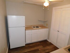 1012.5 Denton St in Denton, TX - Building Photo - Building Photo