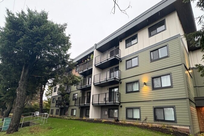 Mountainview in Courtenay, BC - Building Photo