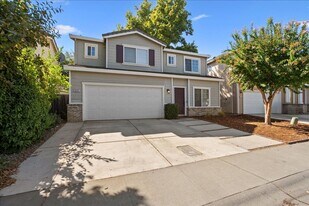 3224 Via Verde Terrace in Davis, CA - Building Photo