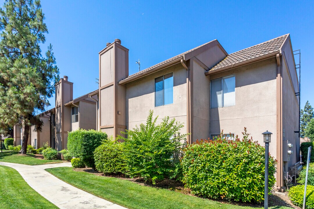 Riverview Gardens Apartments in Fresno, CA - Foto de edificio