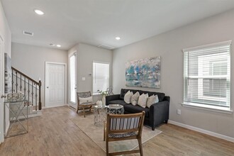 13507 Axel Ln in Houston, TX - Foto de edificio - Building Photo
