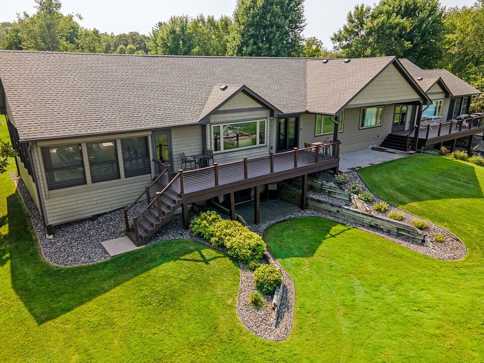 3050 Clover Way in Rush City, MN - Building Photo