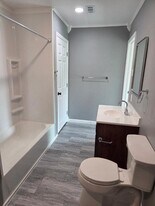 2821 Greenway Dr, Unit The Greenway Flat (Utilities Incld) in Knoxville, TN - Building Photo