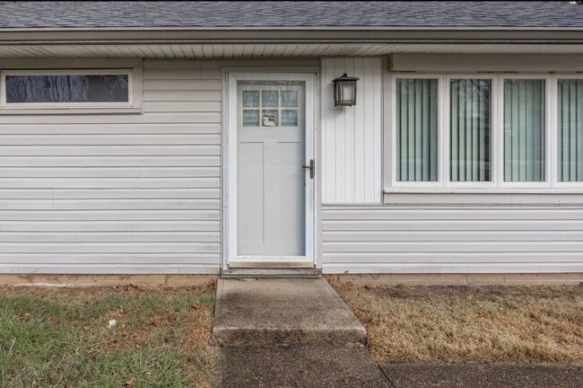 2006 Randall Rd in Indianapolis, IN - Foto de edificio - Building Photo