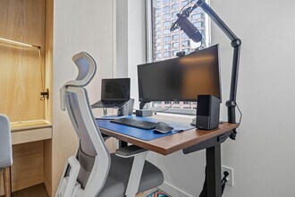 84 William St in New York, NY - Building Photo - Building Photo