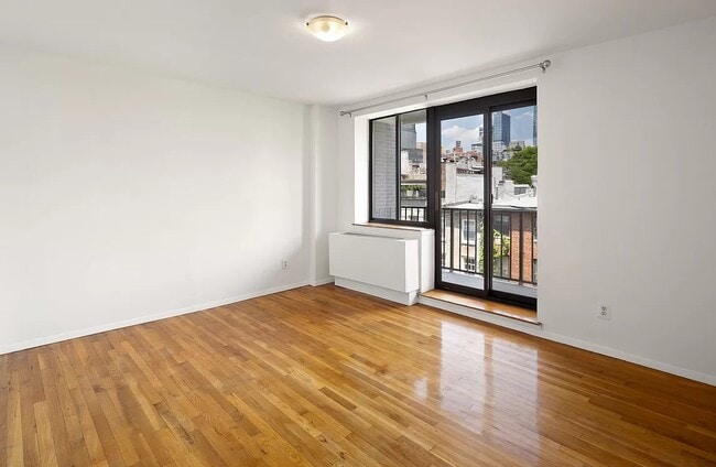 property at 445 W 19th St