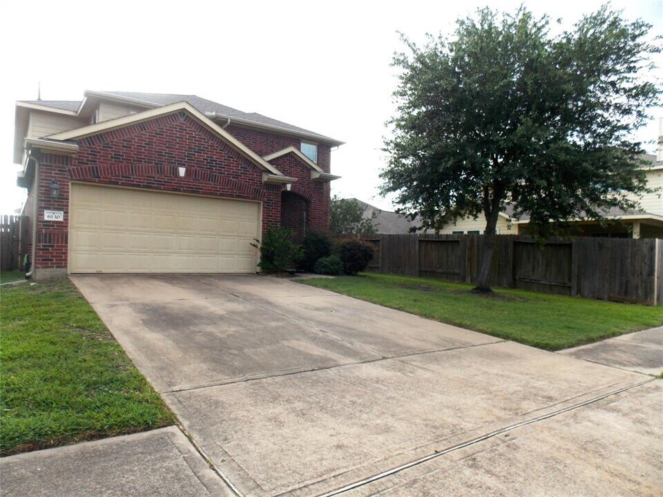 6130 Carver Pines Dr in Katy, TX - Building Photo