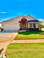 11832 NW 120th St in Yukon, OK - Building Photo