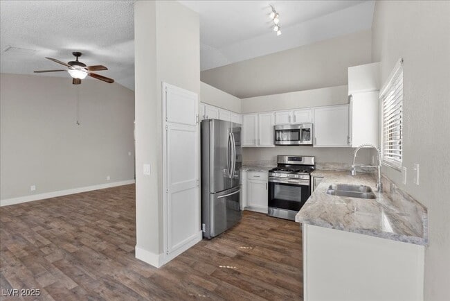 property at 720 Skipjack Dr