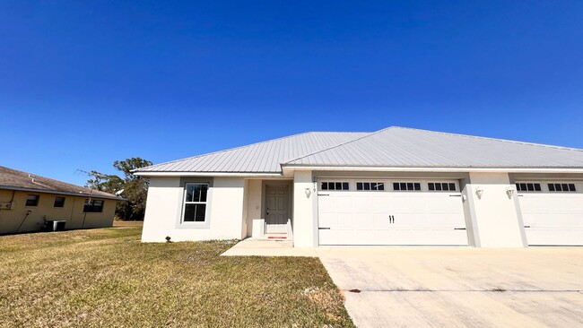 7819 Valencia Rd in Sebring, FL - Building Photo - Building Photo