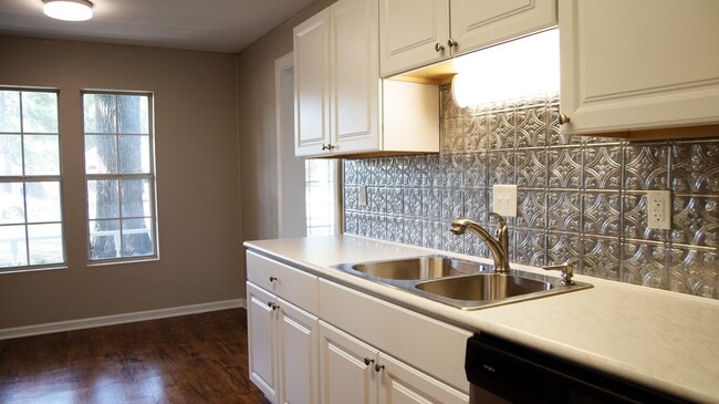 5 Oak Forest Pl in Maumelle, AR - Building Photo - Building Photo