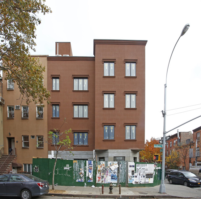 637-639 Bedford Ave in Brooklyn, NY - Building Photo - Building Photo