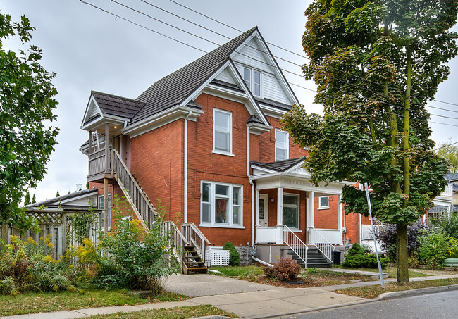 19 Clarence Pl in Kitchener, ON - Building Photo - Building Photo