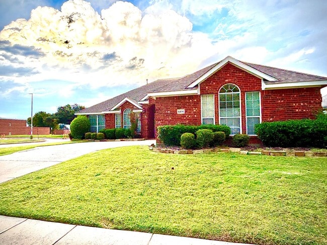 property at 5474 Golfside Dr