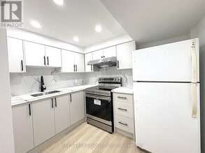 9 Truro Crescent in Toronto, ON - Building Photo - Building Photo