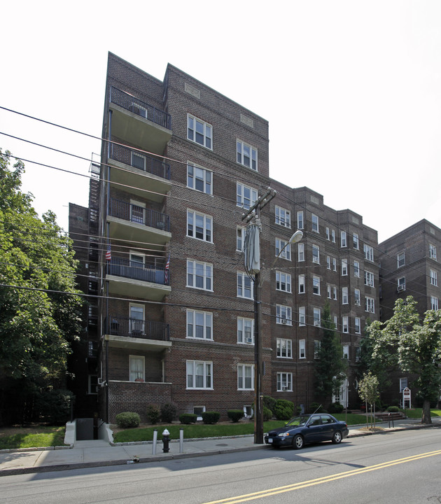 Reservoir Apartments in Staten Island, NY - Building Photo