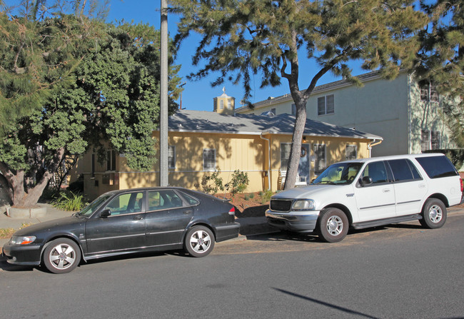 835 Pacific St in Santa Monica, CA - Building Photo - Building Photo