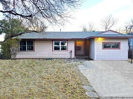 12008 Bellafonte Dr in Dallas, TX - Building Photo