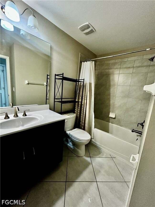 12117 Palm Cove St in Ft. Myers, FL - Building Photo - Building Photo