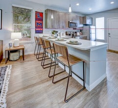 The Hollis Townhomes in Oxford, MS - Building Photo - Building Photo