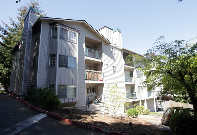 Woodway Estates Apartments in Edmonds, WA - Building Photo - Building Photo