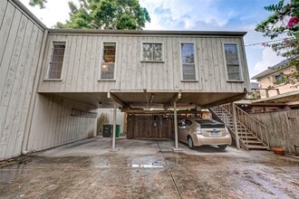 2137 Branard St in Houston, TX - Foto de edificio - Building Photo