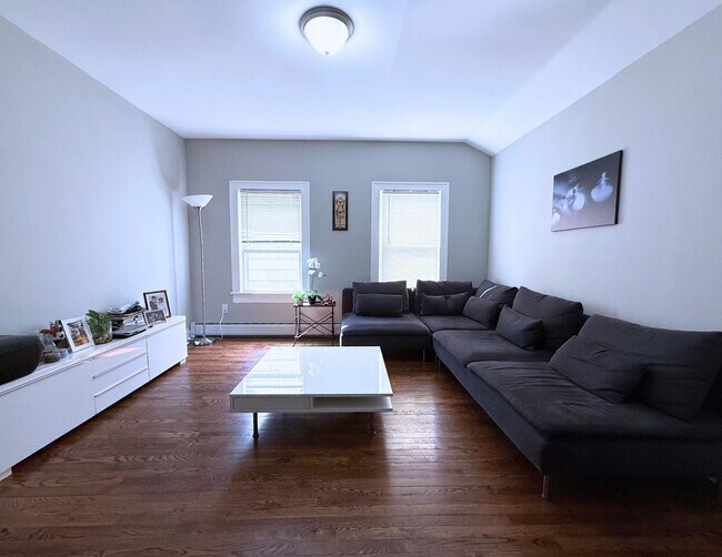 property at 162 Carteret Ave