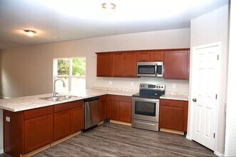 4702 W Hoover Loop in Fayetteville, AR - Foto de edificio - Building Photo