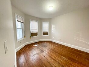 733 Parker St, Unit 2 in Boston, MA - Building Photo - Building Photo