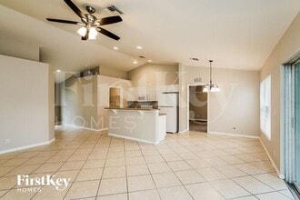 715 Bennington Dr in Lehigh Acres, FL - Foto de edificio - Building Photo