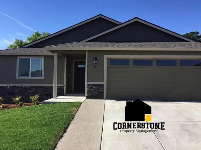 property at 941 Stonewater Dr