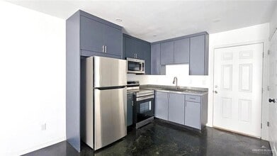 511 Lotto Ln, Unit 1 in Edinburg, TX - Foto de edificio - Building Photo